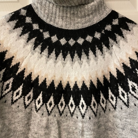 NWOT Nordic Turtleneck Sweater Grey/Cream/Black SMALL - Picture 7 of 7